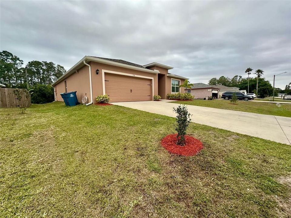 For Rent: $2,250 (4 beds, 2 baths, 1830 Square Feet)