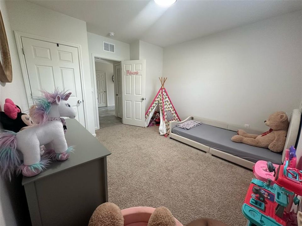 For Rent: $2,250 (4 beds, 2 baths, 1830 Square Feet)