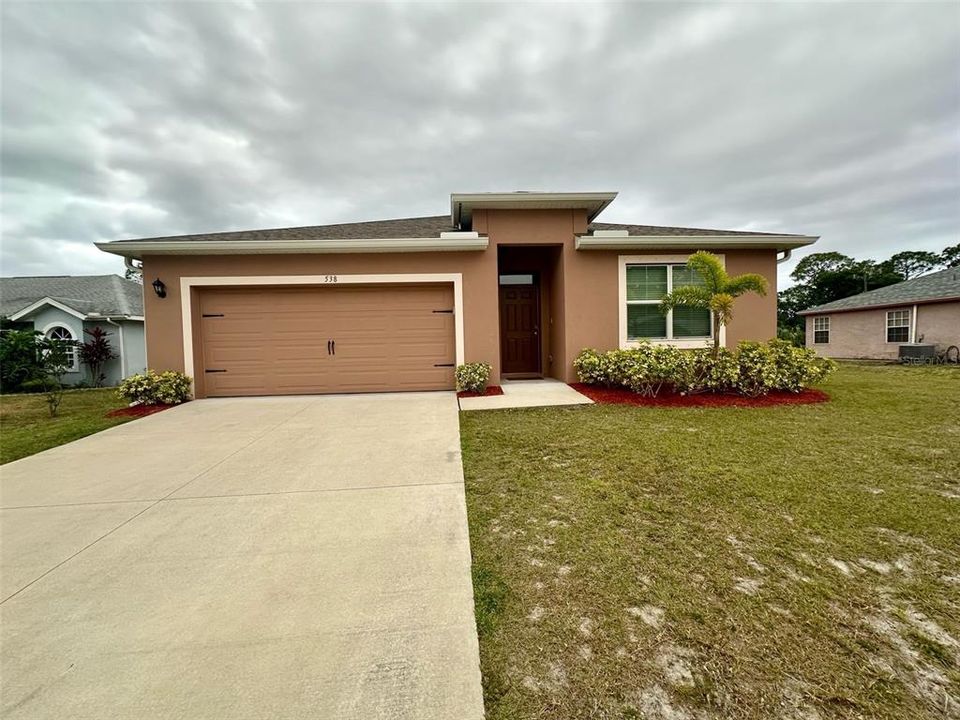 For Rent: $2,250 (4 beds, 2 baths, 1830 Square Feet)