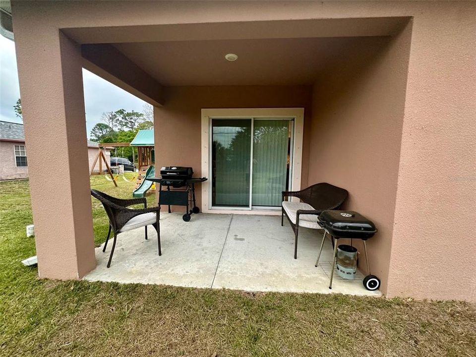 For Rent: $2,250 (4 beds, 2 baths, 1830 Square Feet)