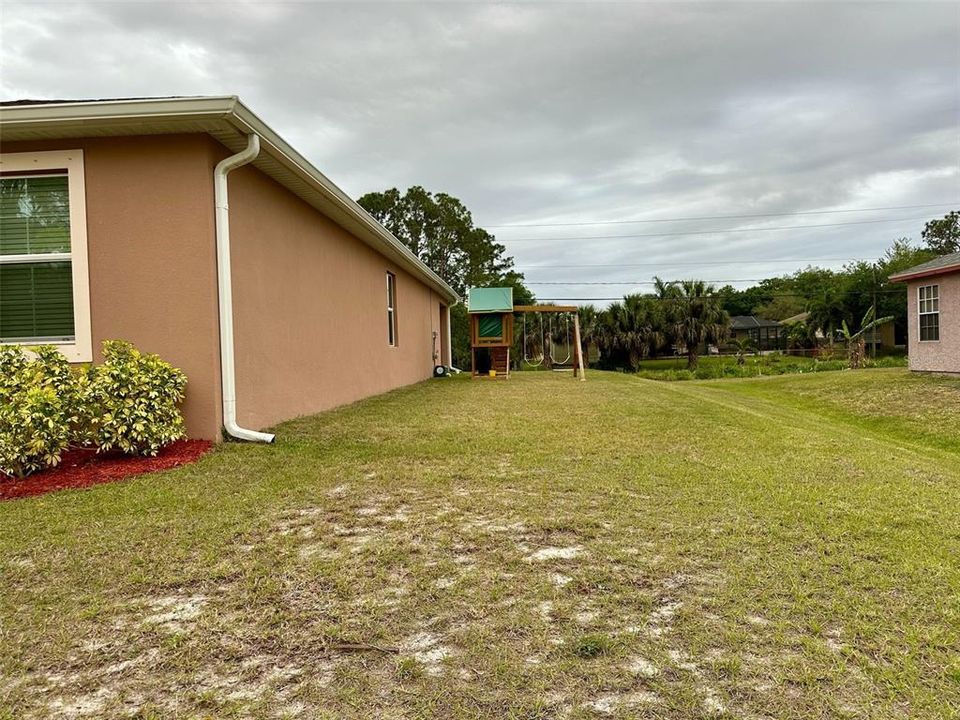 For Rent: $2,250 (4 beds, 2 baths, 1830 Square Feet)