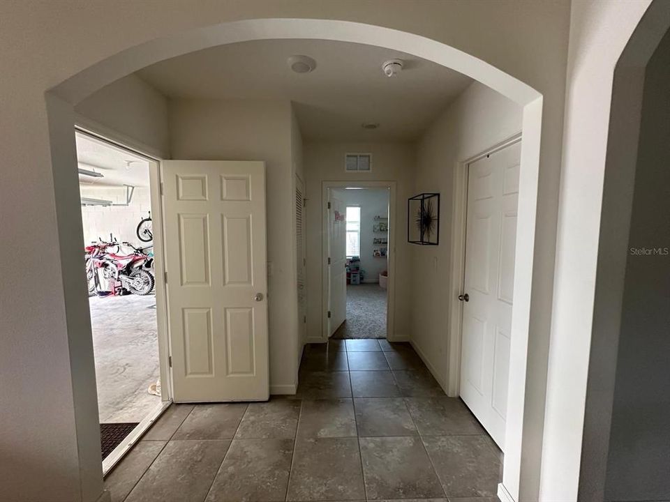 For Rent: $2,250 (4 beds, 2 baths, 1830 Square Feet)