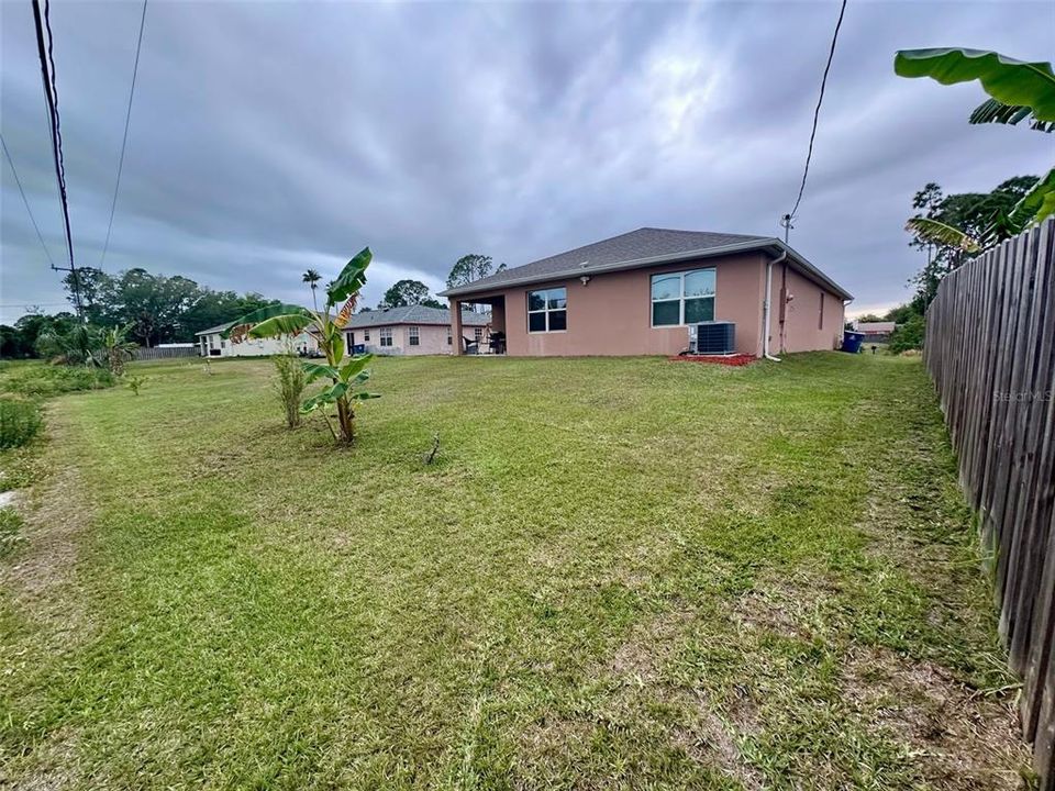 For Rent: $2,250 (4 beds, 2 baths, 1830 Square Feet)