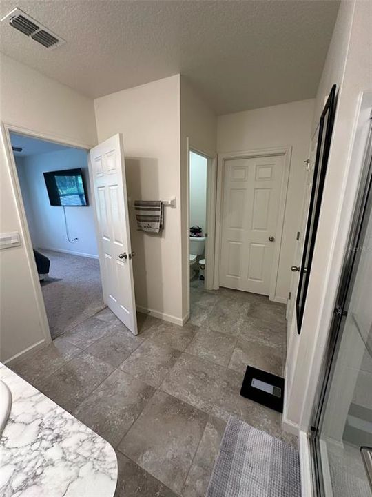 For Rent: $2,250 (4 beds, 2 baths, 1830 Square Feet)