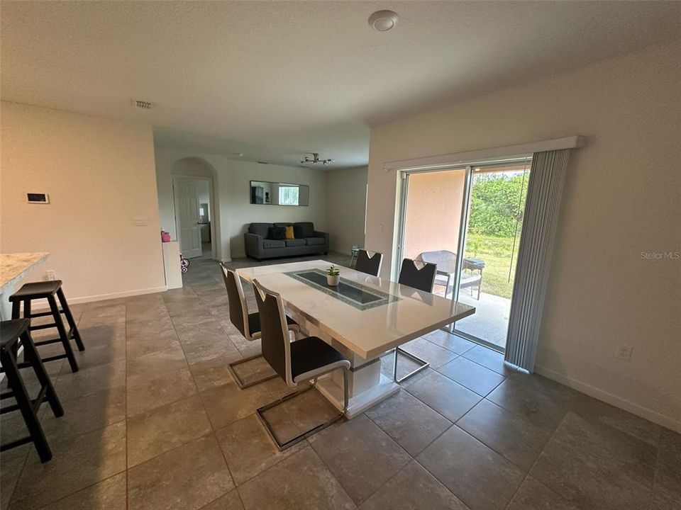 For Rent: $2,250 (4 beds, 2 baths, 1830 Square Feet)