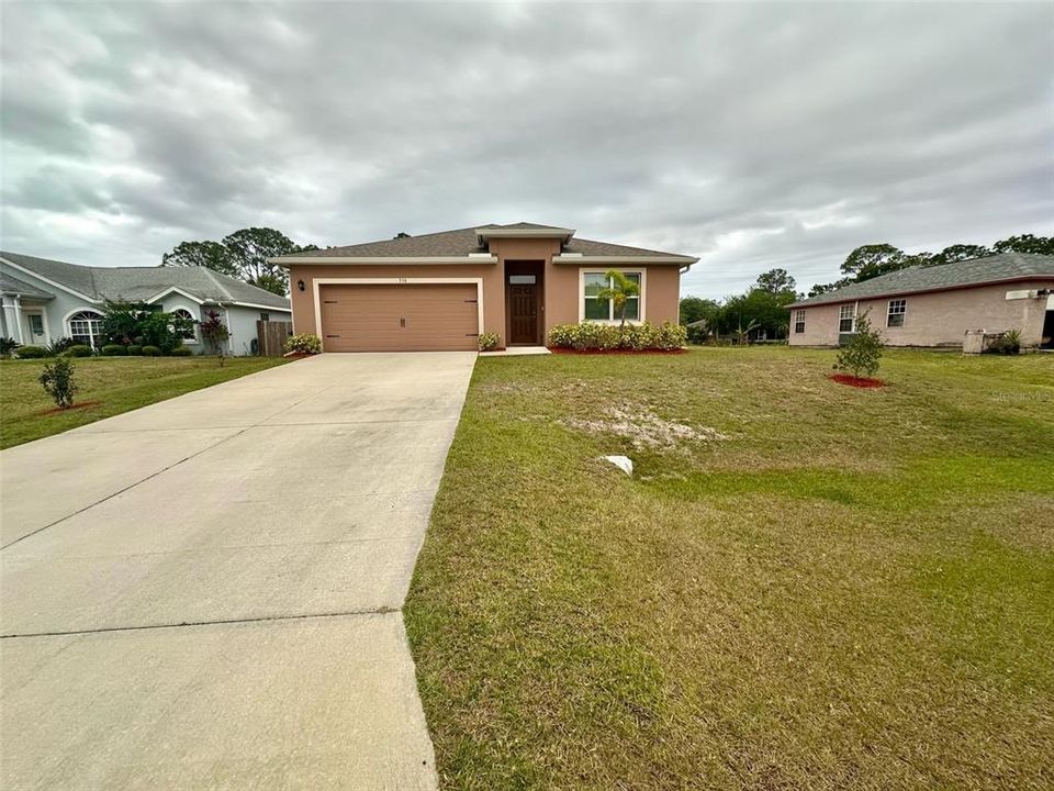 For Rent: $2,250 (4 beds, 2 baths, 1830 Square Feet)