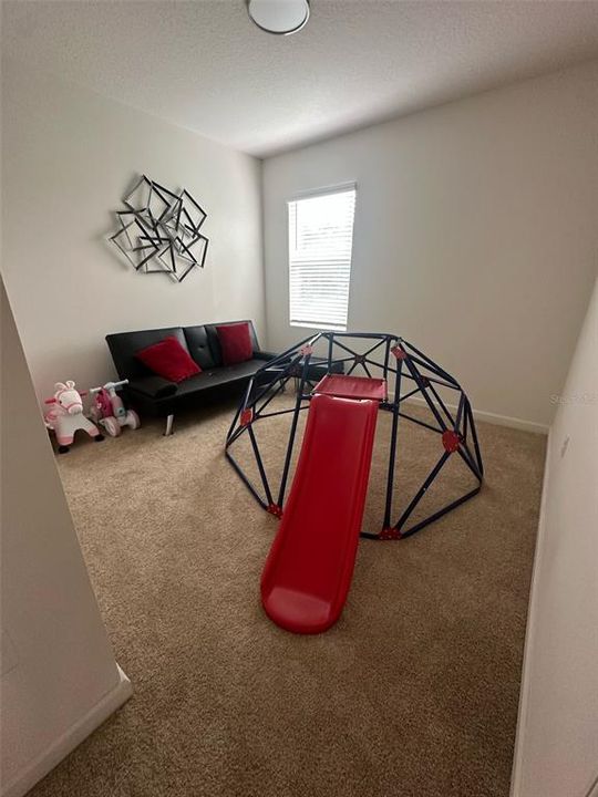 For Rent: $2,250 (4 beds, 2 baths, 1830 Square Feet)