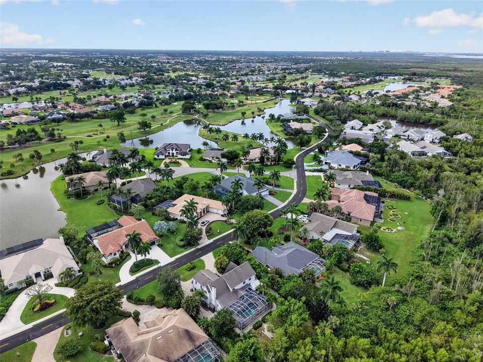 For Sale: $574,900 (5 beds, 4 baths, 3830 Square Feet)