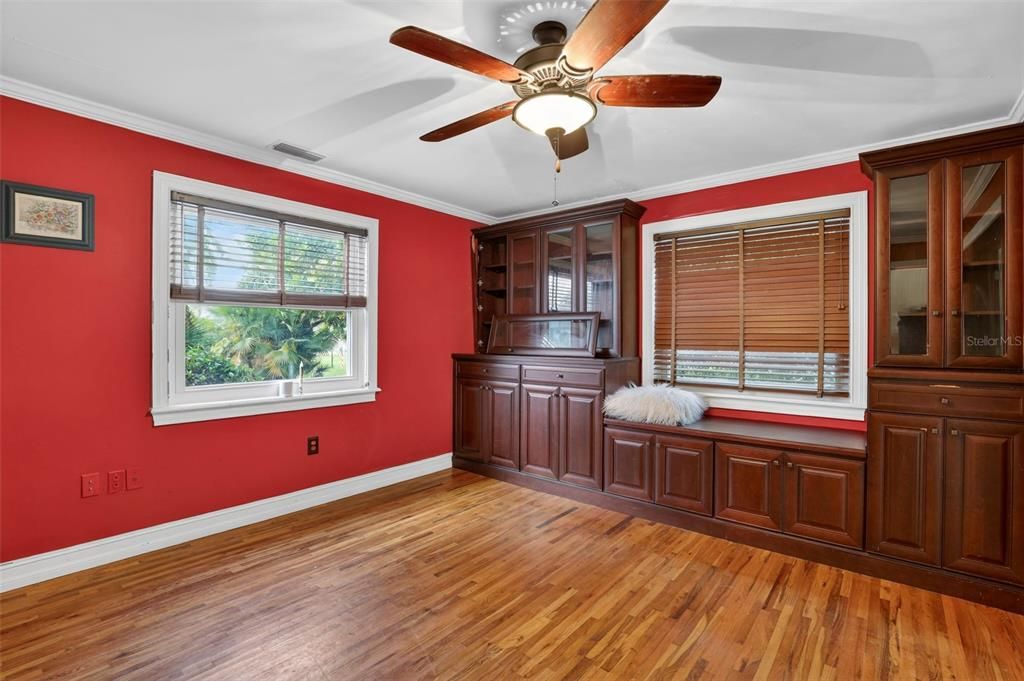 For Sale: $574,900 (5 beds, 4 baths, 3830 Square Feet)