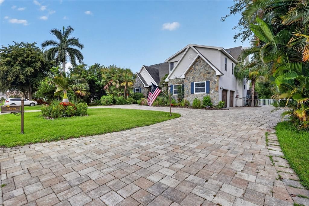 For Sale: $574,900 (5 beds, 4 baths, 3830 Square Feet)