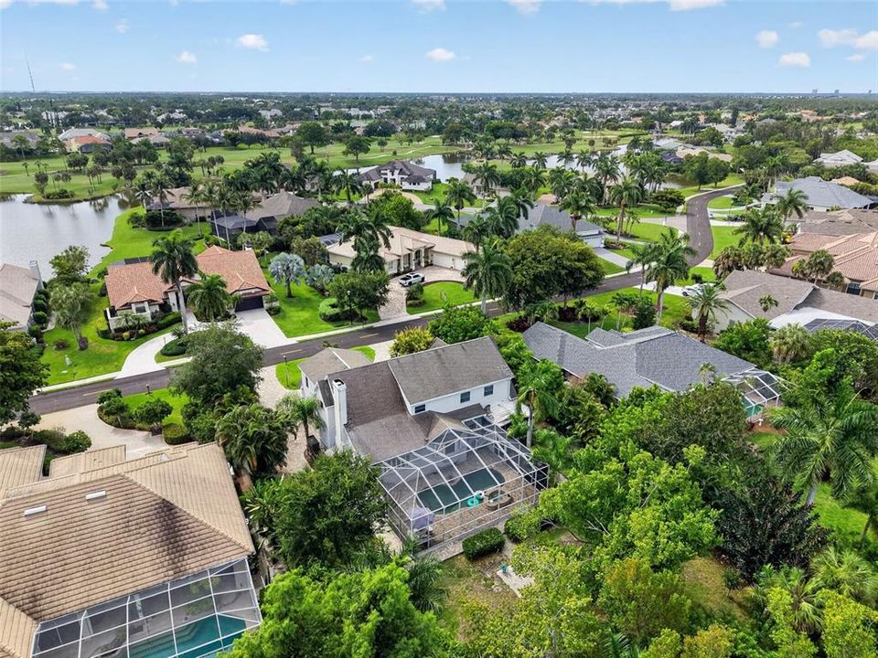 For Sale: $574,900 (5 beds, 4 baths, 3830 Square Feet)
