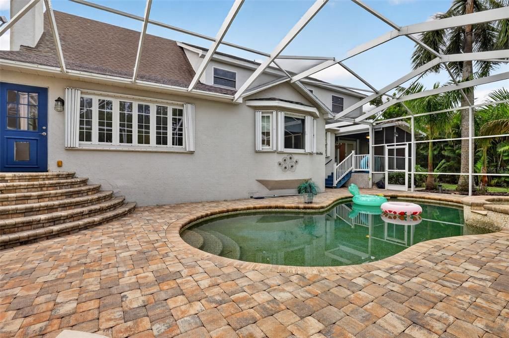 For Sale: $574,900 (5 beds, 4 baths, 3830 Square Feet)
