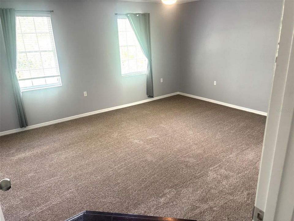 En Renta: $2,950 (3 camas, 2 baños, 2410 Pies cuadrados)