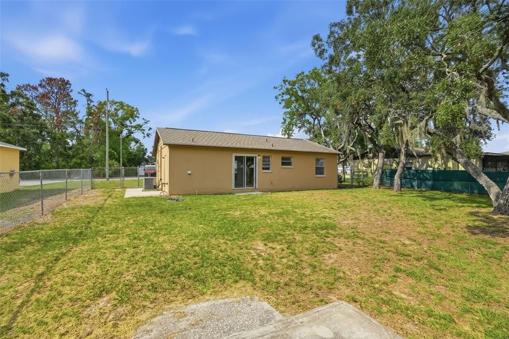 For Sale: $195,000 (3 beds, 1 baths, 1040 Square Feet)
