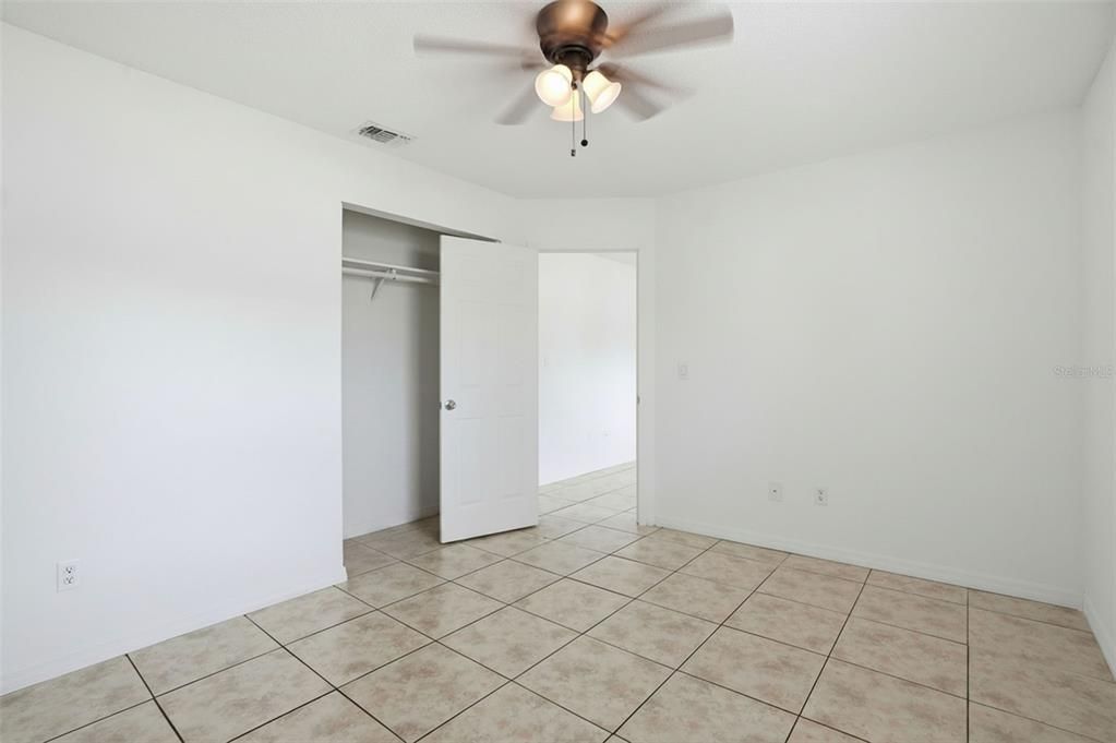 For Sale: $195,000 (3 beds, 1 baths, 1040 Square Feet)
