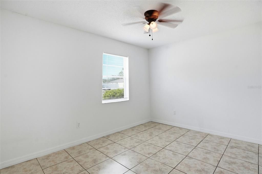 For Sale: $195,000 (3 beds, 1 baths, 1040 Square Feet)