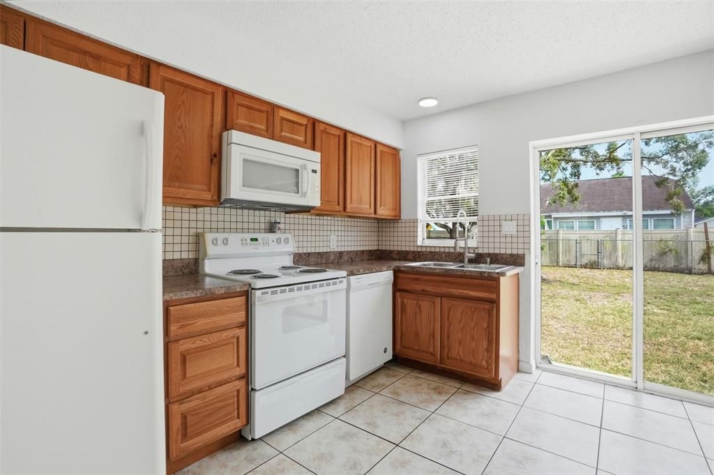 For Sale: $195,000 (3 beds, 1 baths, 1040 Square Feet)