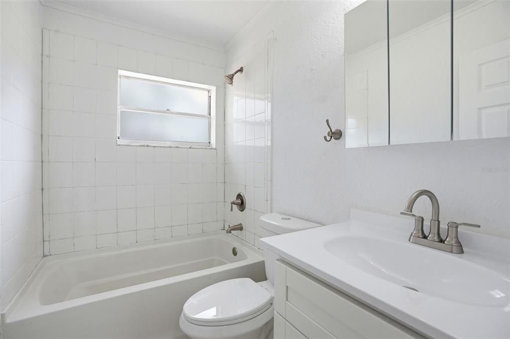 For Sale: $195,000 (3 beds, 1 baths, 1040 Square Feet)