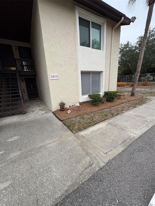 For Sale: $97,000 (1 beds, 1 baths, 739 Square Feet)