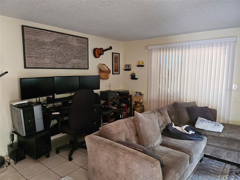 For Sale: $97,000 (1 beds, 1 baths, 739 Square Feet)