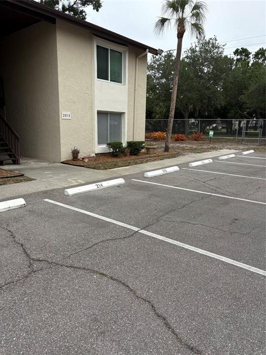 For Sale: $97,000 (1 beds, 1 baths, 739 Square Feet)