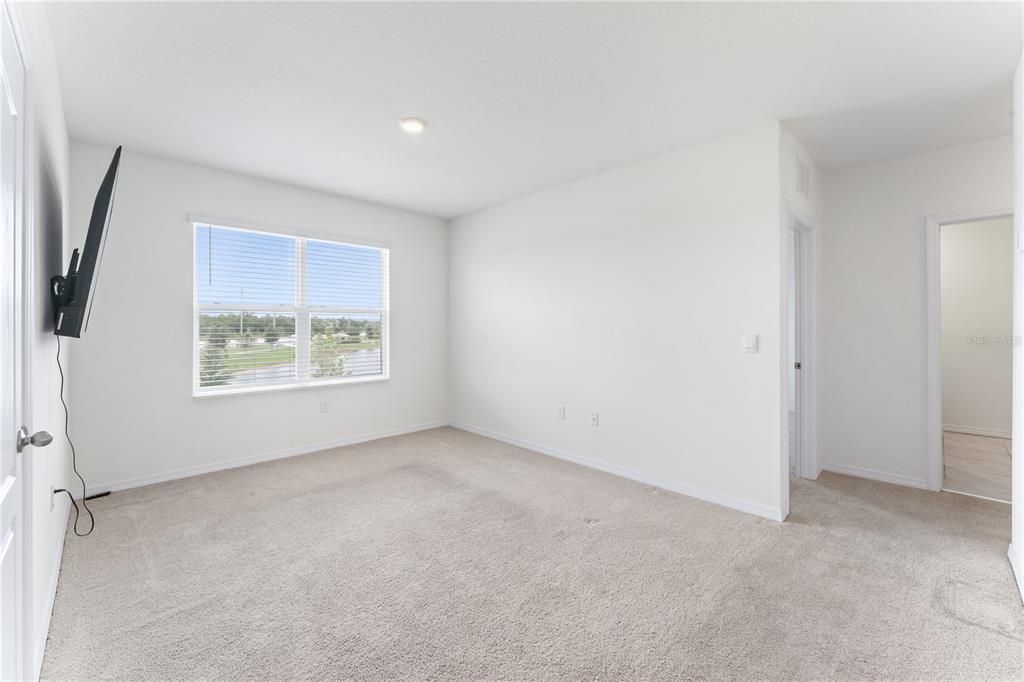 For Rent: $2,850 (5 beds, 3 baths, 2670 Square Feet)