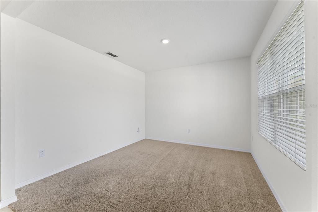 For Rent: $2,850 (5 beds, 3 baths, 2670 Square Feet)