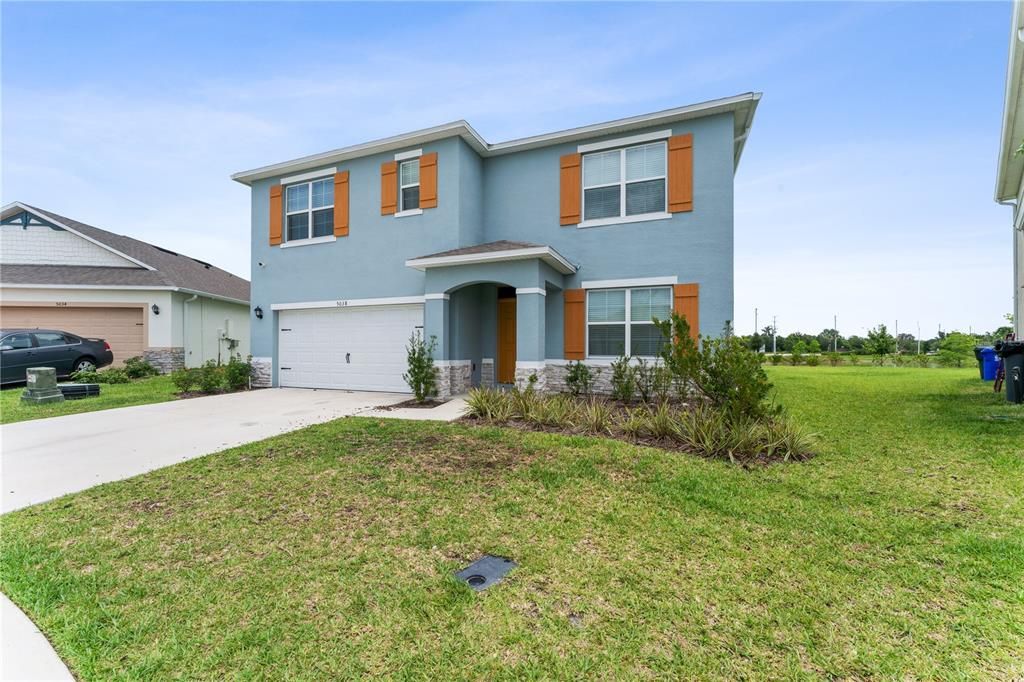 For Rent: $2,850 (5 beds, 3 baths, 2670 Square Feet)