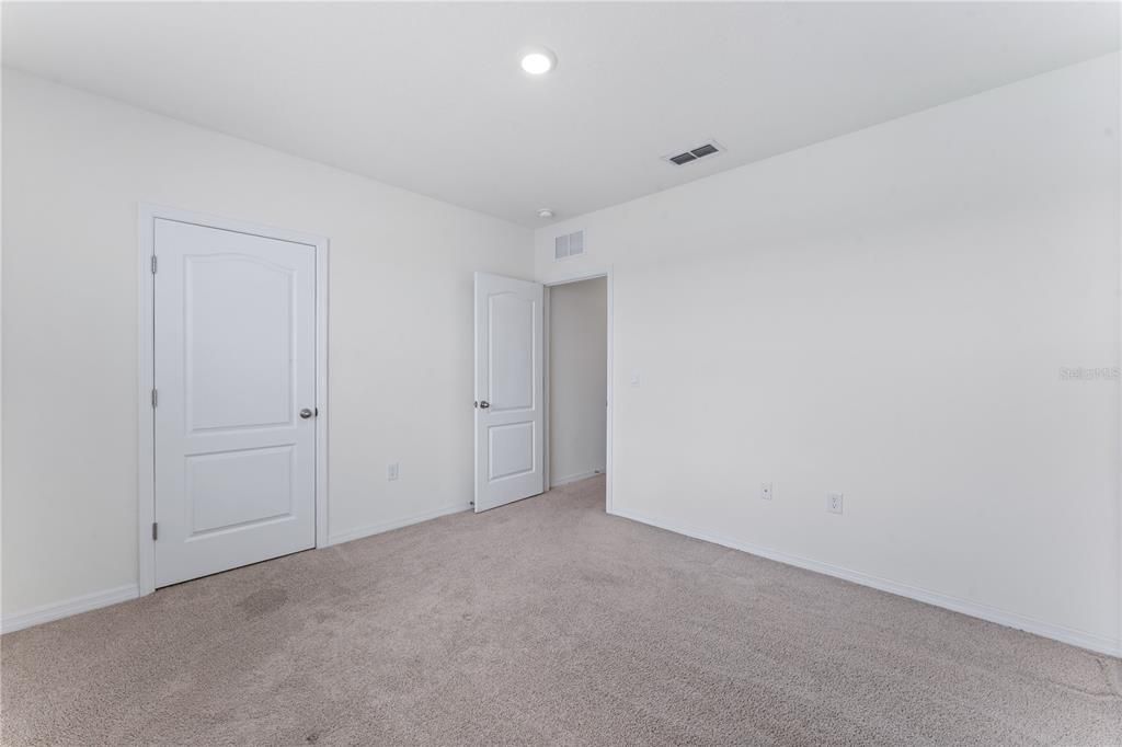 For Rent: $2,850 (5 beds, 3 baths, 2670 Square Feet)
