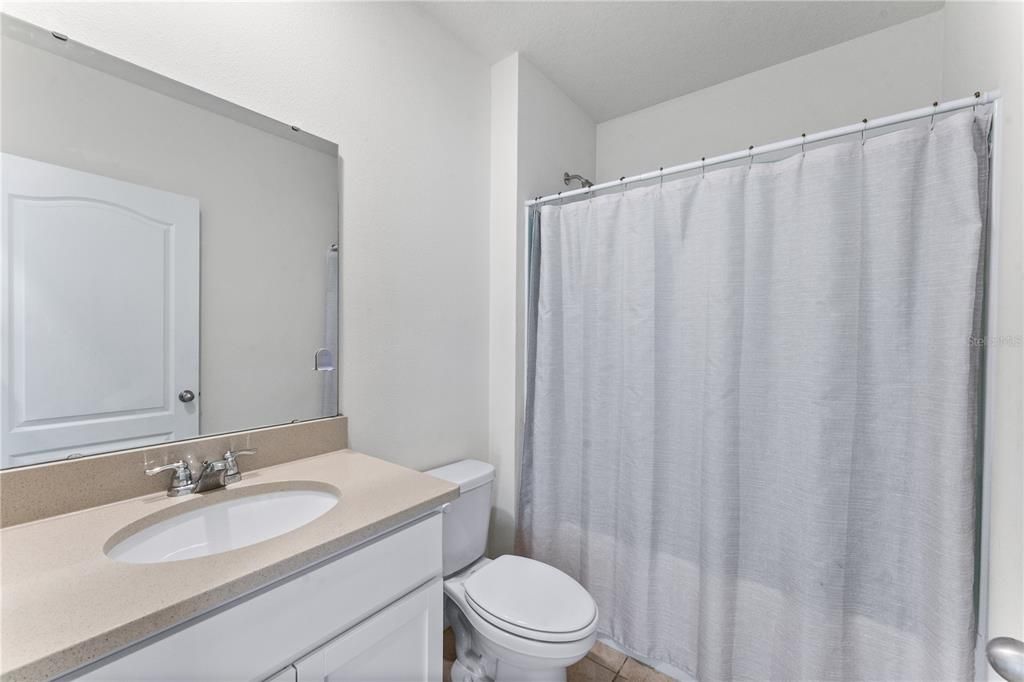 For Rent: $2,850 (5 beds, 3 baths, 2670 Square Feet)