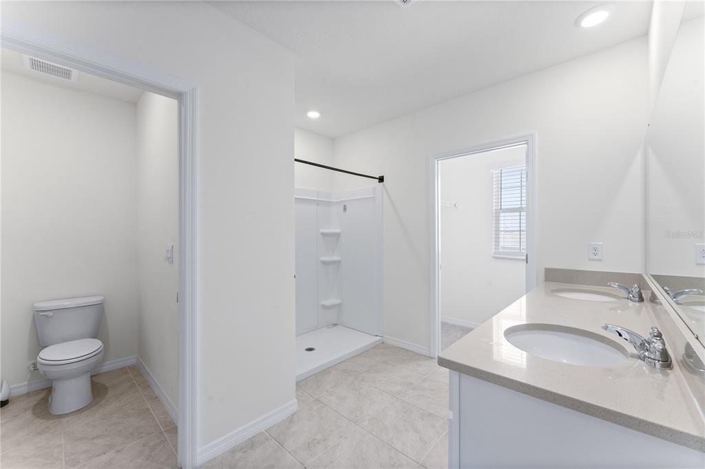 For Rent: $2,850 (5 beds, 3 baths, 2670 Square Feet)