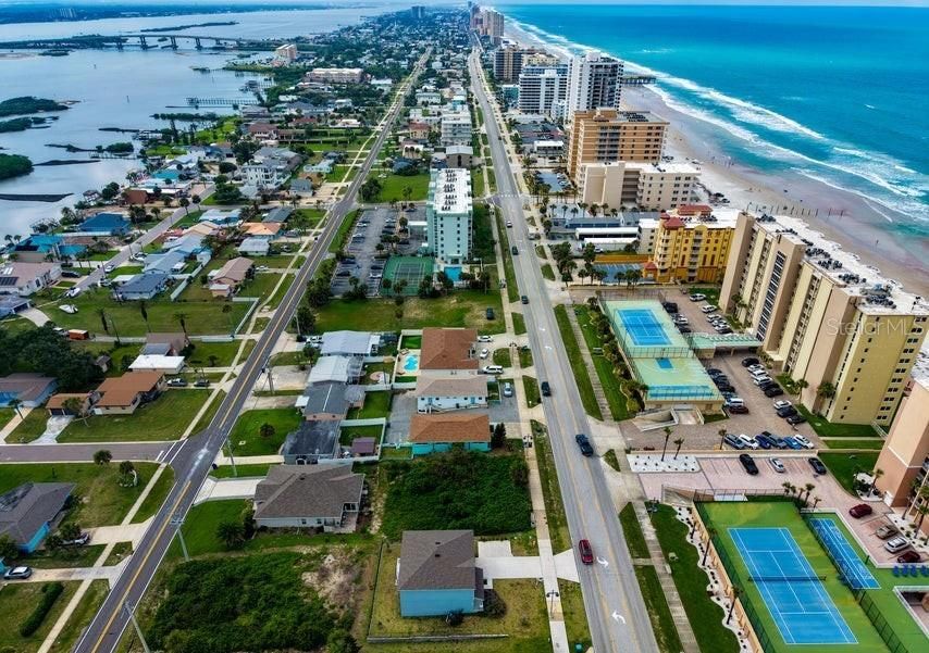 На продажу: $289,000 (0.18 acres)