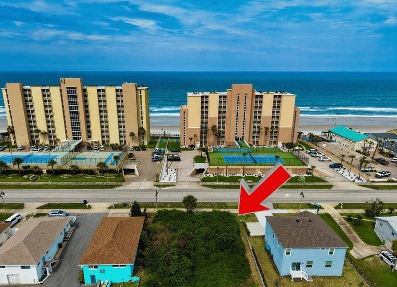 На продажу: $289,000 (0.18 acres)