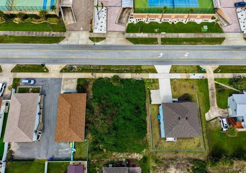 На продажу: $289,000 (0.18 acres)
