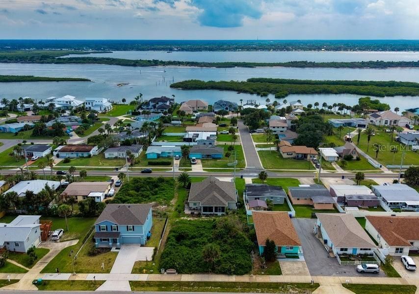 На продажу: $289,000 (0.18 acres)