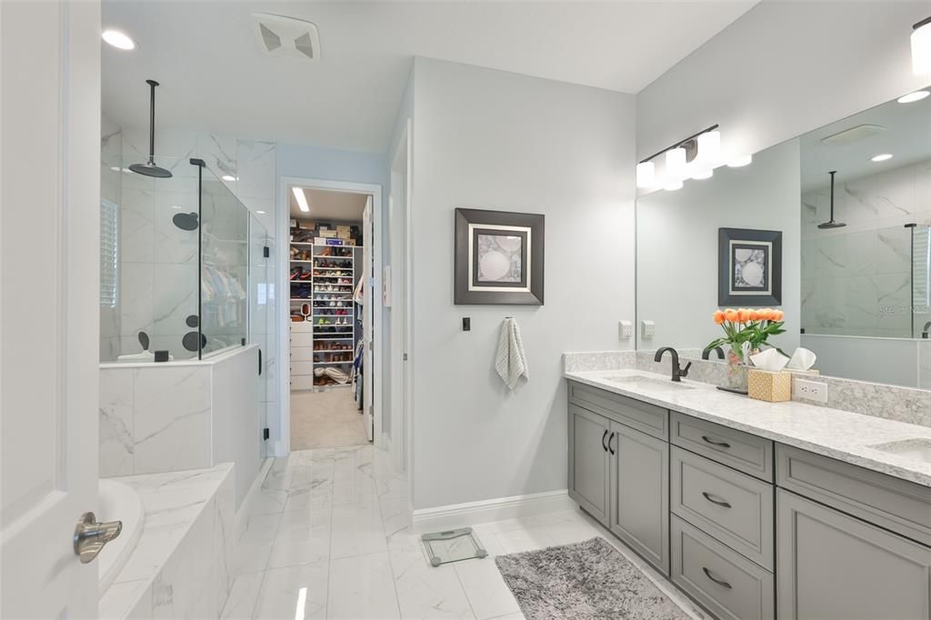For Sale: $875,000 (6 beds, 4 baths, 3609 Square Feet)