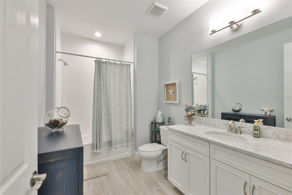 For Sale: $875,000 (6 beds, 4 baths, 3609 Square Feet)