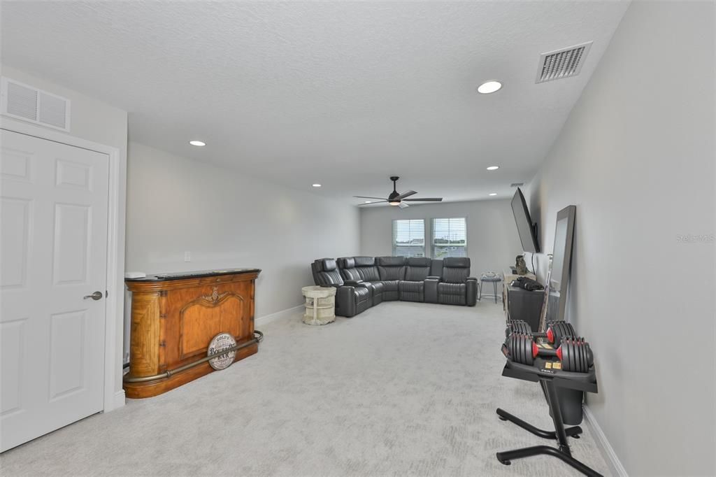 For Sale: $875,000 (6 beds, 4 baths, 3609 Square Feet)