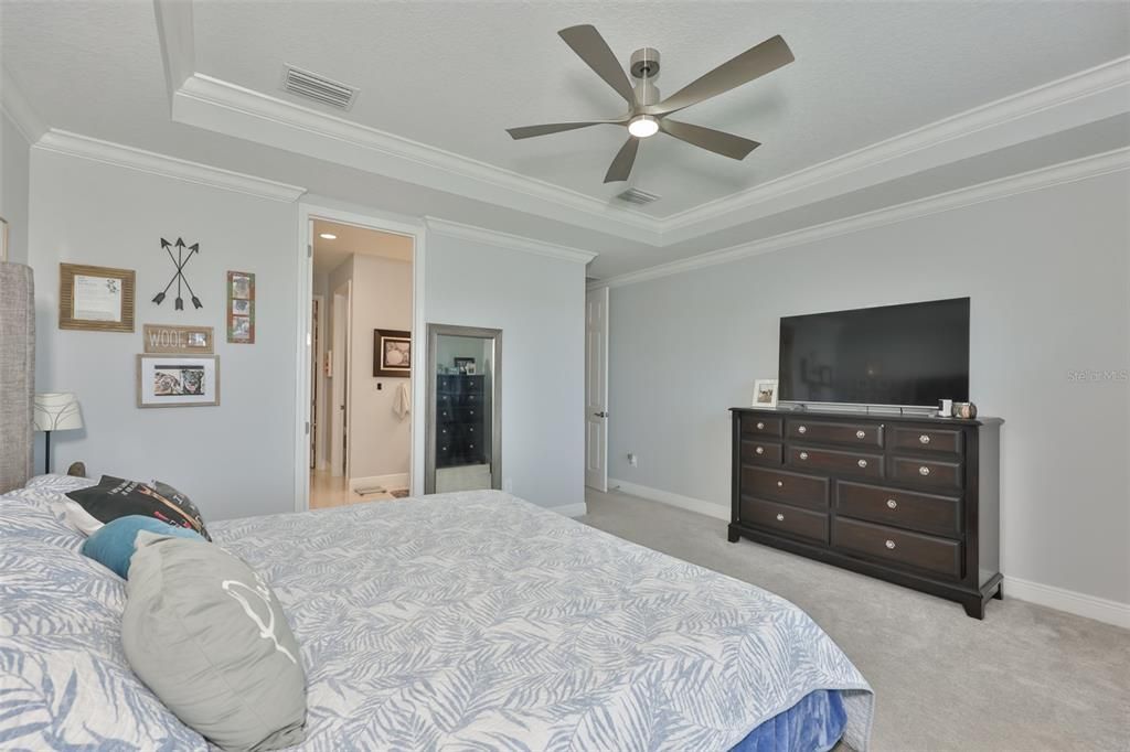 For Sale: $875,000 (6 beds, 4 baths, 3609 Square Feet)