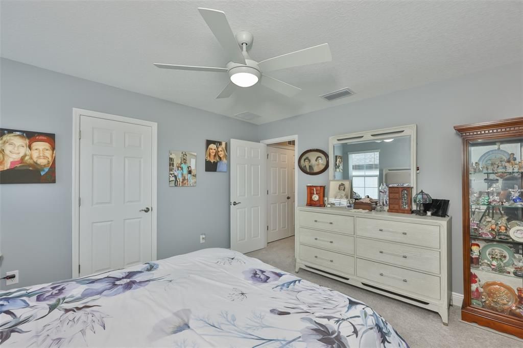 For Sale: $875,000 (6 beds, 4 baths, 3609 Square Feet)