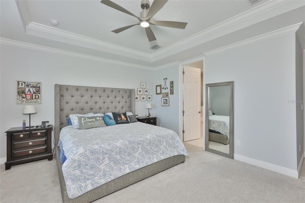 For Sale: $875,000 (6 beds, 4 baths, 3609 Square Feet)
