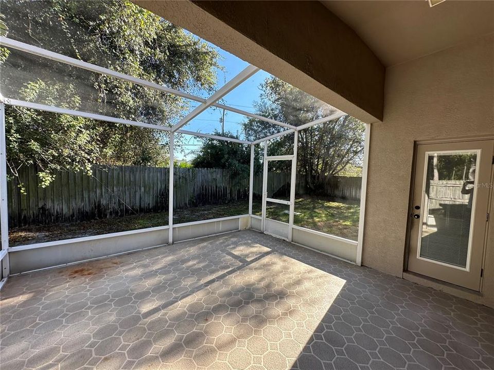 For Rent: $2,400 (3 beds, 2 baths, 2020 Square Feet)