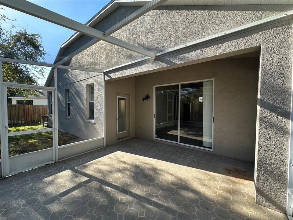 For Rent: $2,400 (3 beds, 2 baths, 2020 Square Feet)