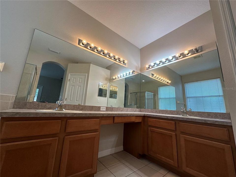 For Rent: $2,400 (3 beds, 2 baths, 2020 Square Feet)