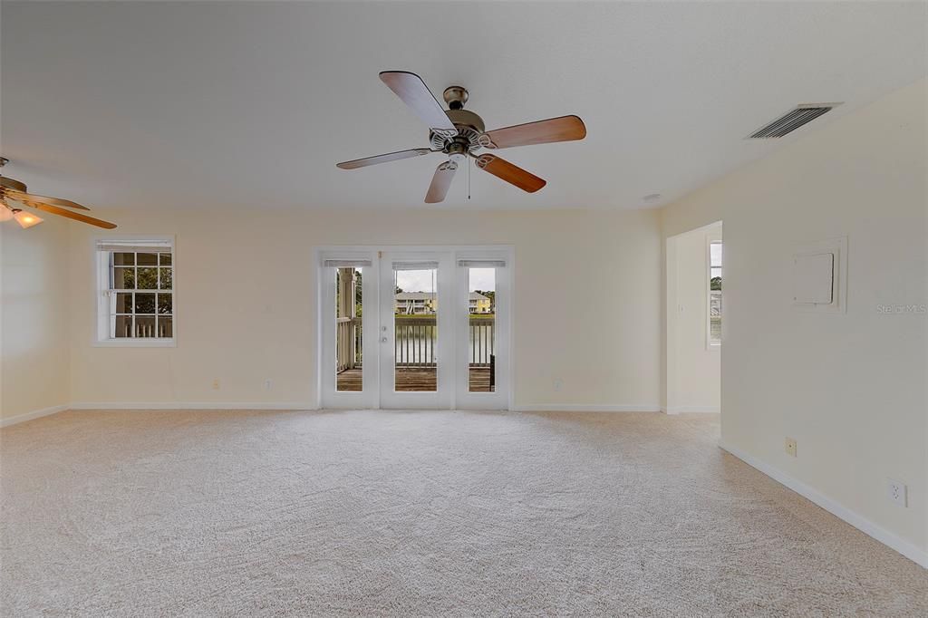 For Rent: $1,900 (1 beds, 1 baths, 823 Square Feet)