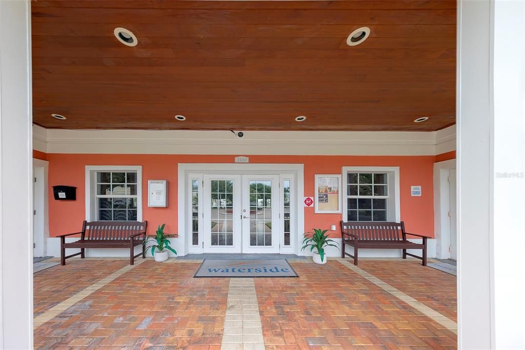 For Rent: $1,900 (1 beds, 1 baths, 823 Square Feet)