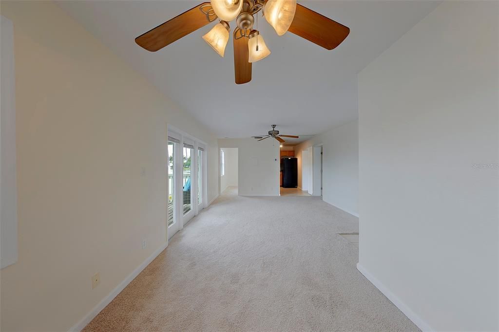 For Rent: $1,900 (1 beds, 1 baths, 823 Square Feet)