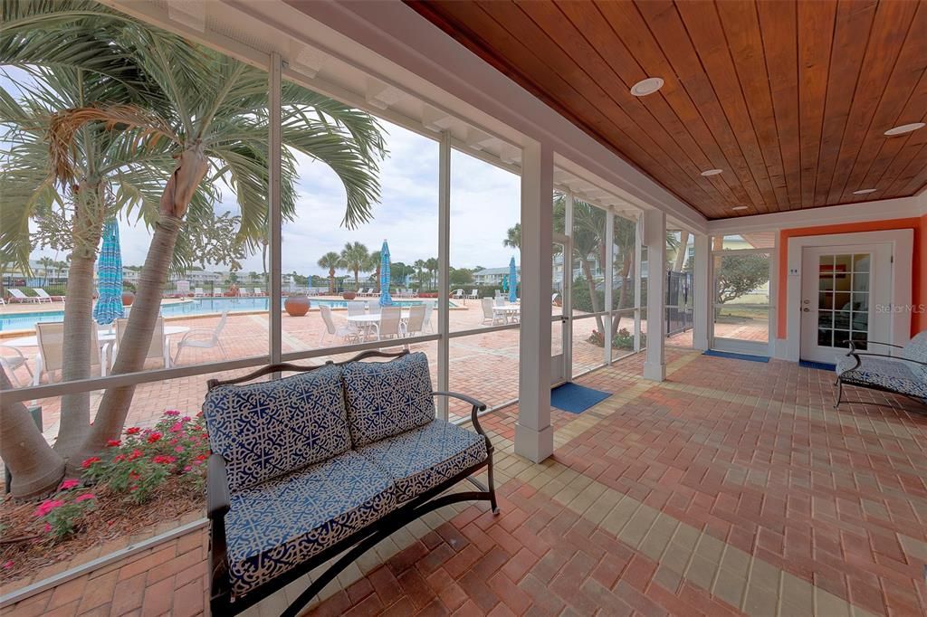 For Rent: $1,900 (1 beds, 1 baths, 823 Square Feet)