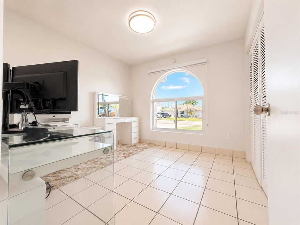 En Venta: $590,000 (3 camas, 2 baños, 1107 Pies cuadrados)