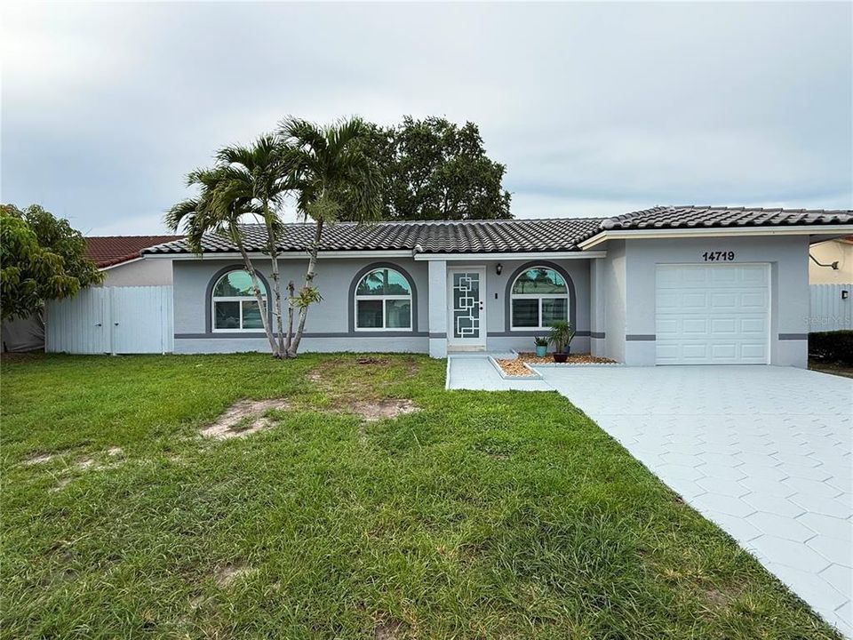 En Venta: $590,000 (3 camas, 2 baños, 1107 Pies cuadrados)